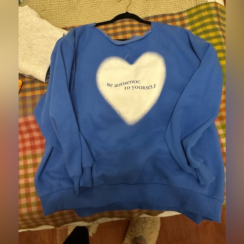 sweatshirt